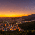 Vista panorâmica representando o custo de vida em Mogi das Cruzes, com a cidade e a serra ao fundo.